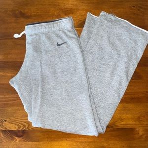 Low rise, terry cloth Nike sweatpants